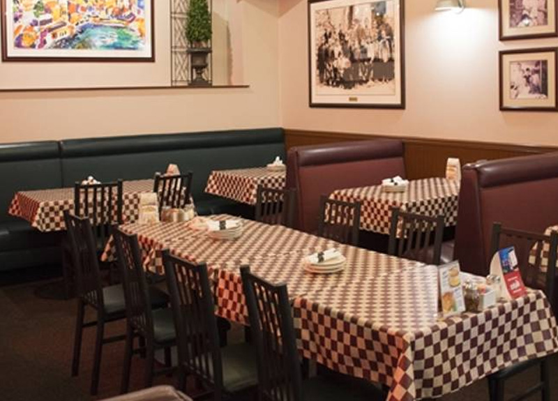 Dining Room Ambiance - Eddie's Italian Eatery